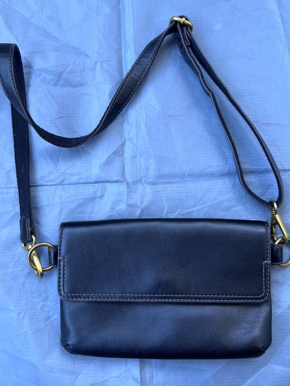 Fossil Black Leather Belt Bag Crossbody Purse – Like New